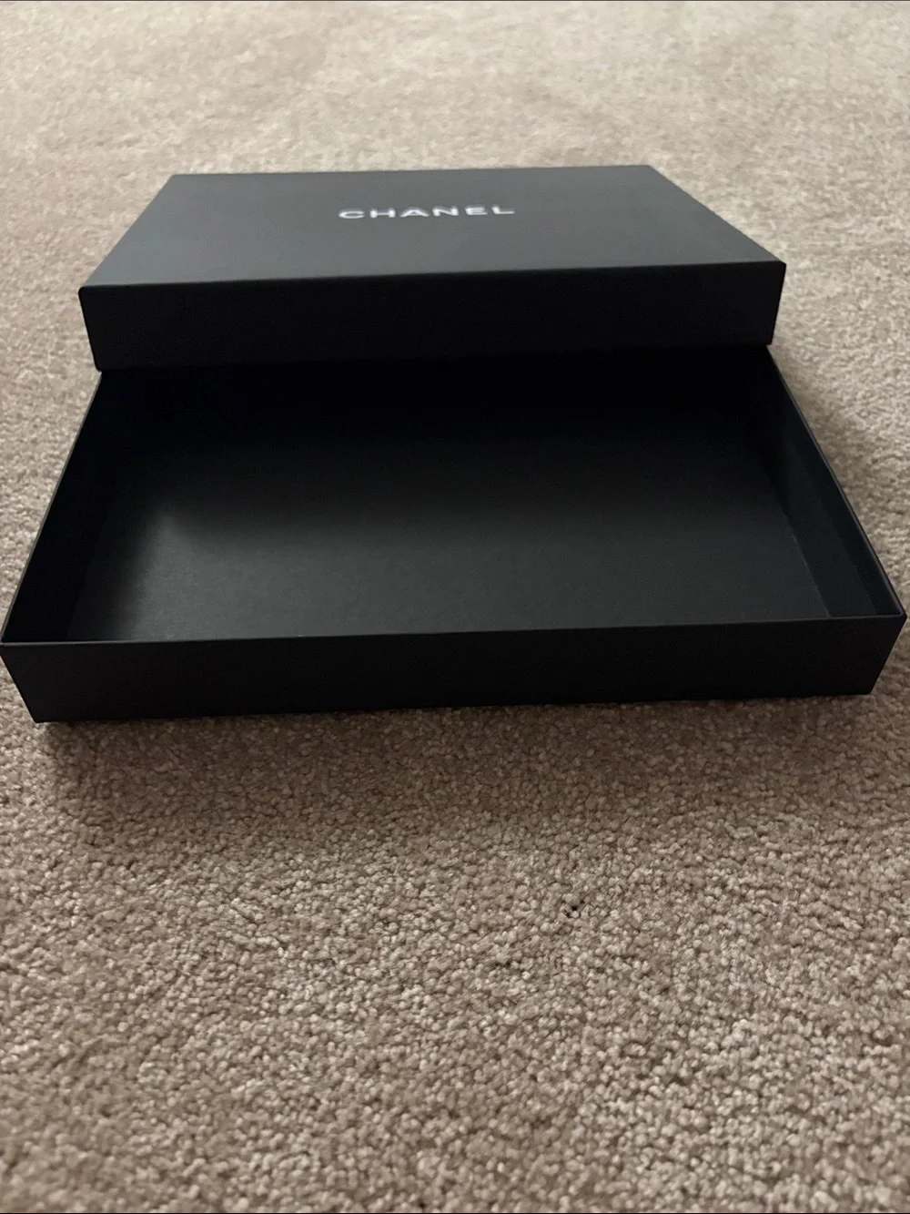 NEW Chanel gift box, 100% authentic